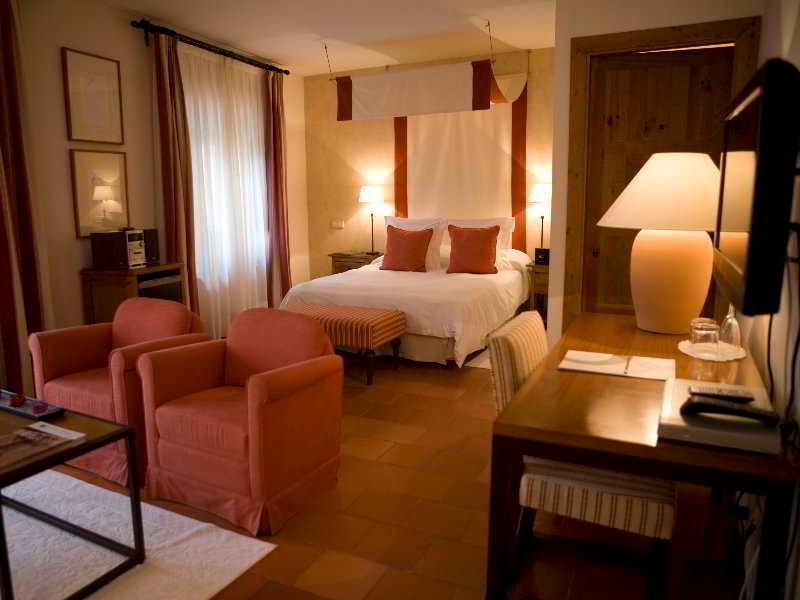 Hospederia De Santo Domingo Hotel Pedraza Eksteriør billede